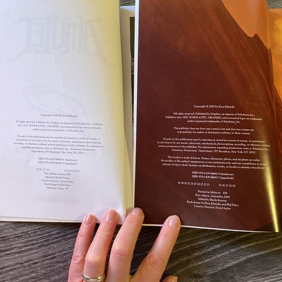 Amulet Series Book Bundle, Vol 1 and 2 - Picture 5 of 7